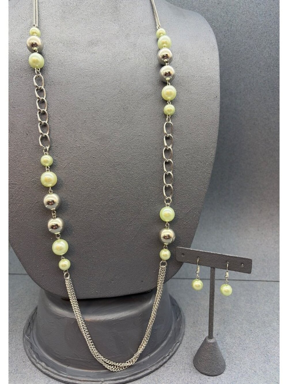 Beaded Necklace Earrings Set 42 In Long Silver Chain Pale Green Pearl Glam